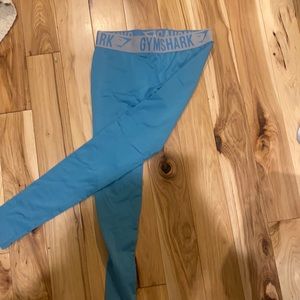 Gym shark leggings